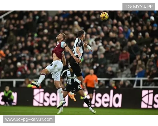 纽卡斯尔角球战术制造混乱